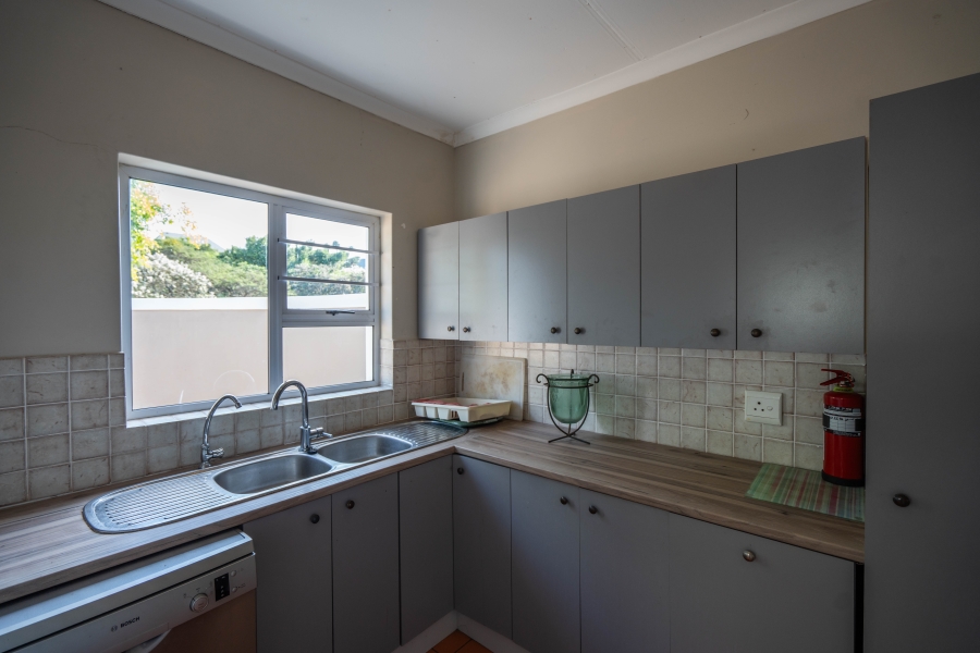 5 Bedroom Property for Sale in Seafield Eastern Cape